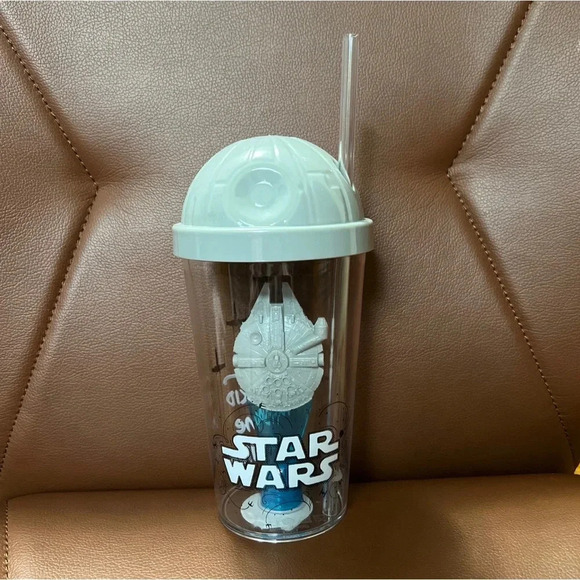 NEW Zak Star Wars 22oz Plastic Straw Tumbler with Lid and 3D Millennium Falcon - Picture 1 of 5